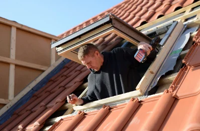 Pose de fenêtres de toit Velux aux Roises
